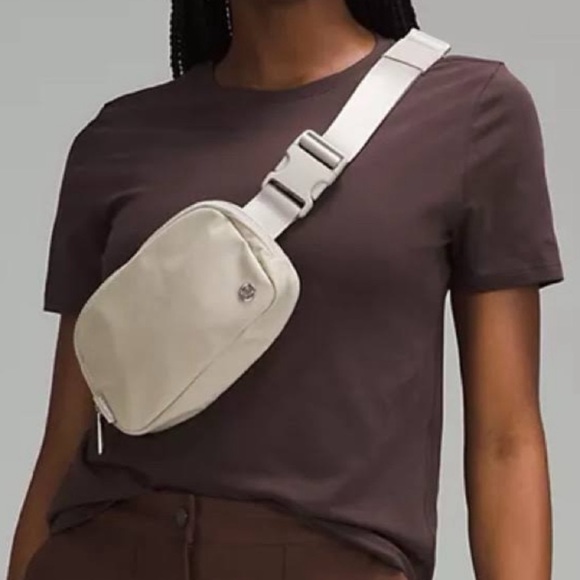 lululemon athletica Handbags - NWT Lululemon Everywhere Belt Bag 1L